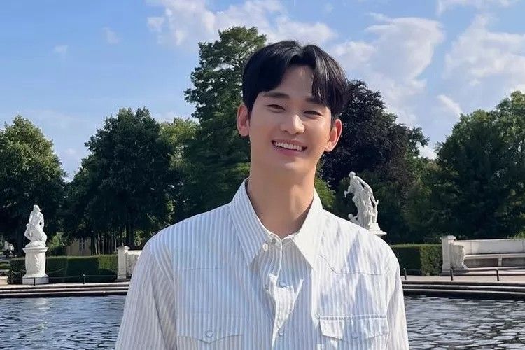 Kim Soo-hyun's Lawsuit Heats Up: Who's Responsible for Ad Damages After Controversy?