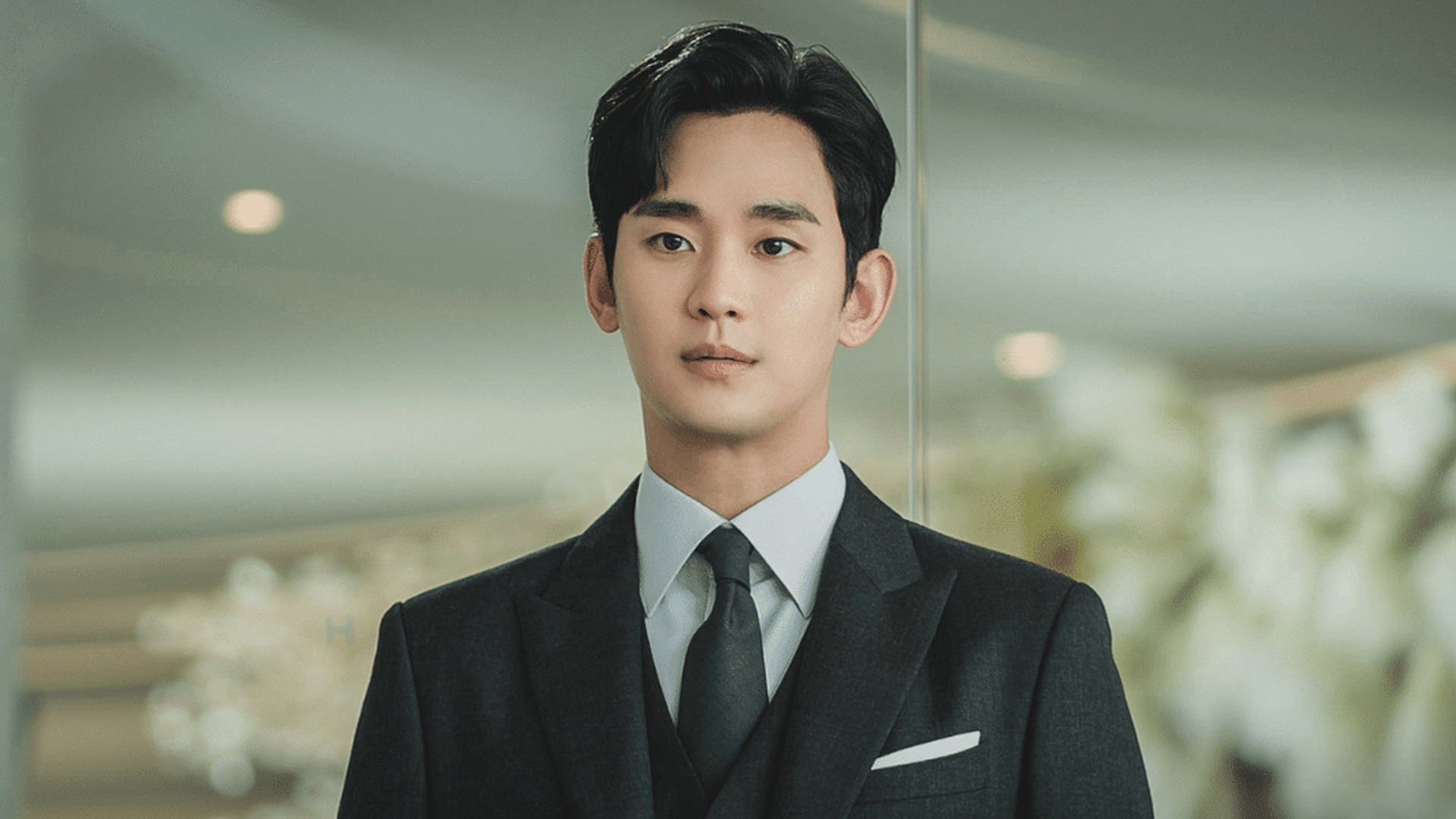 Kim Soo-hyun Holds the Top Spot in Star Rankings for 15 Weeks in a Row