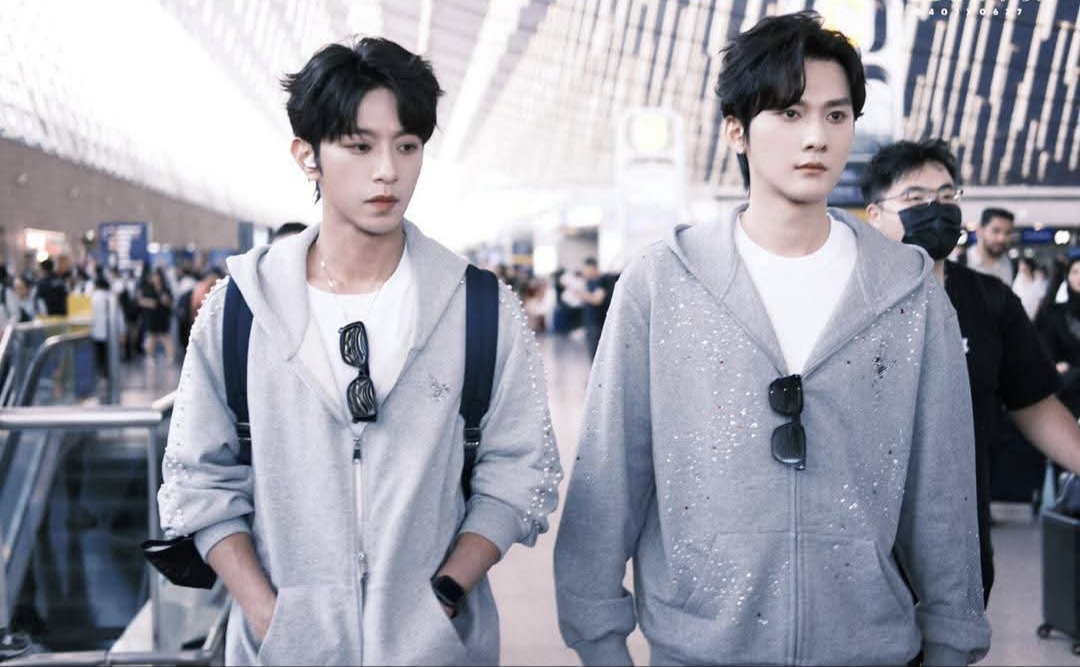 Desire4 Heads to Macau for TMA Awards — Couples in Matching Outfits
