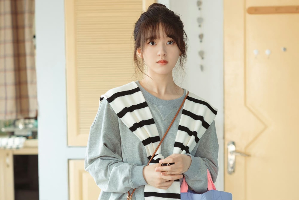Zhao Lusi’s Weibo Exit Fuels Fan Support and Industry Debate