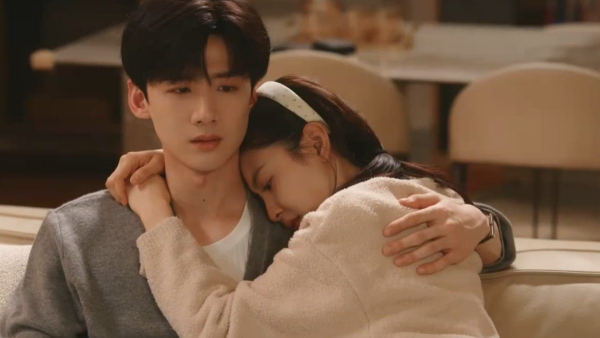 The First Frost Wins Thailand's Top Drama Award at 2025 Weibo Event